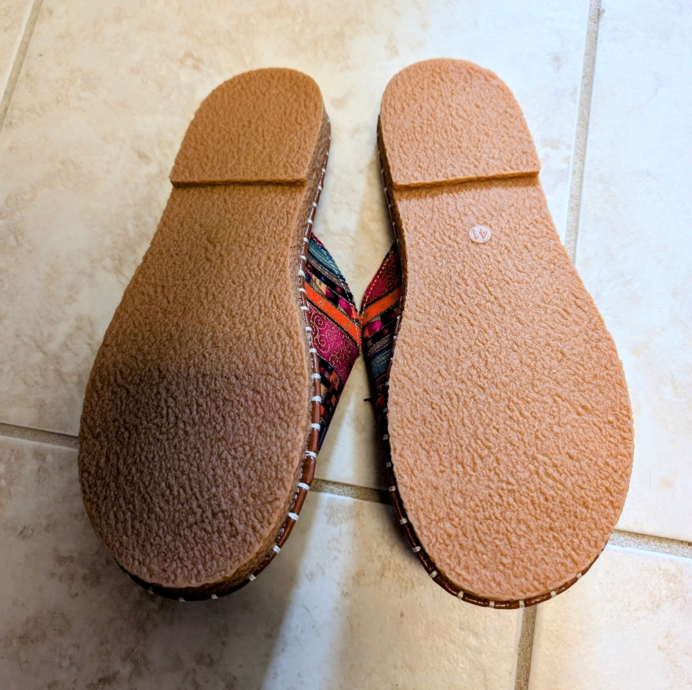 Sandals...Never Worn - Picture 2 of 2